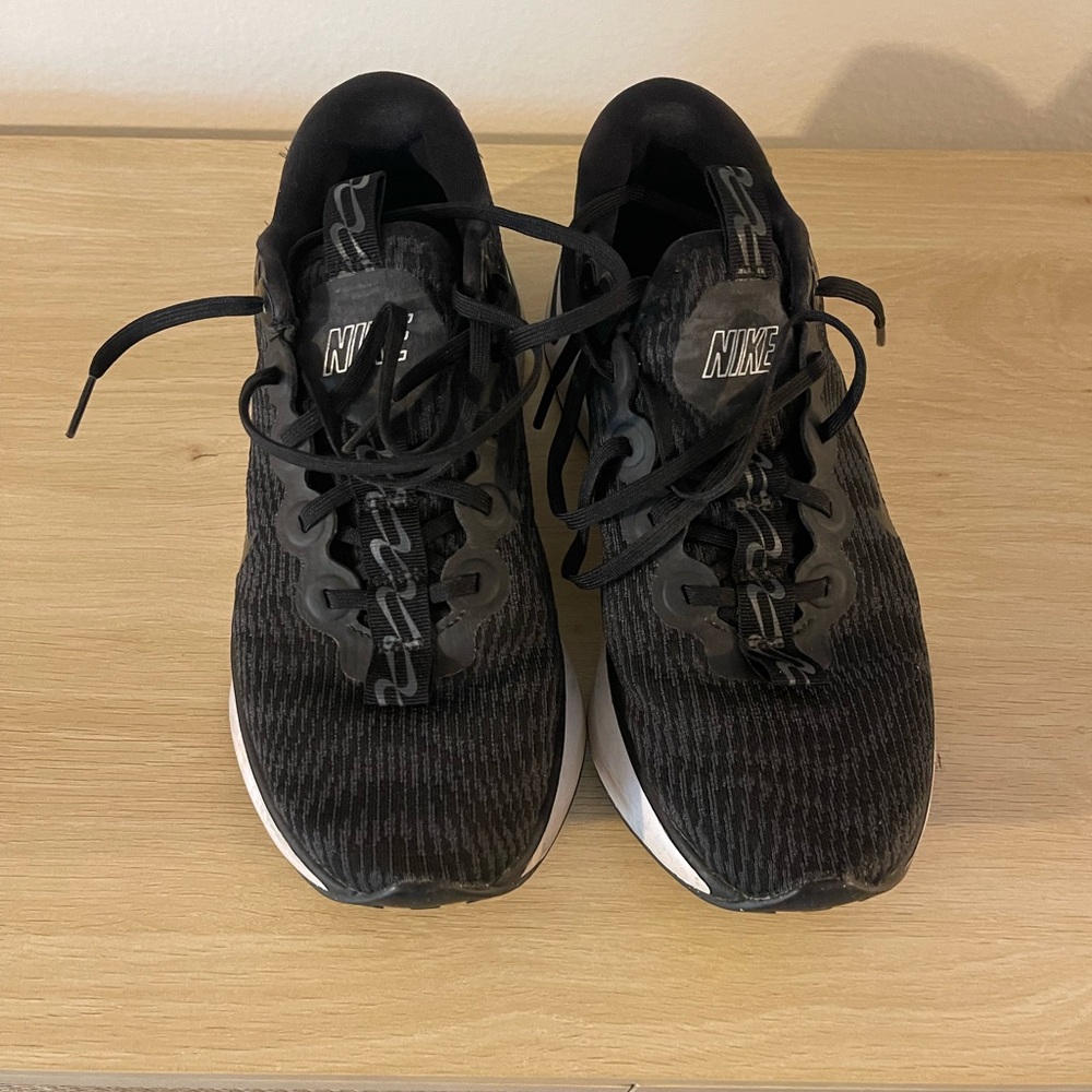 Nike Motiva Black Walking Shoes Sz 9.5